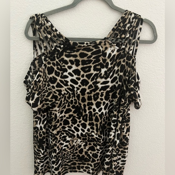 C Est. 1946 Tops - Leopard Print Cold Shoulder Strappy Sleeve Size L 95% Polyester / 5% Spandex